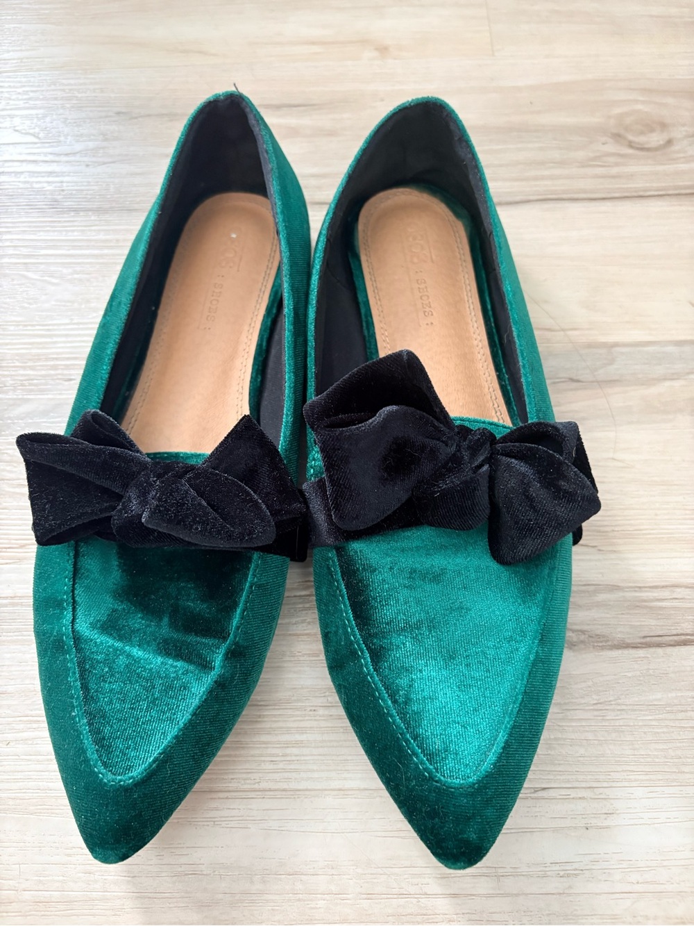 Green Velvet Pointed Toe Flats with Black Bow